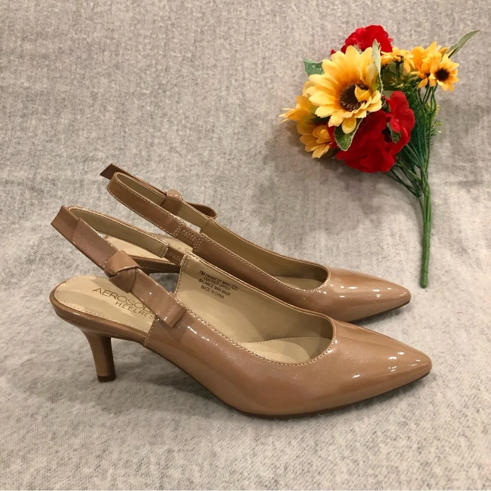 NWT - Aerosoles Tan Patent Slingback Heels